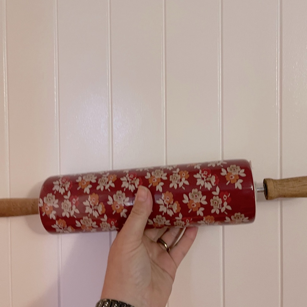 🌸🌺Rare floral Pioneer woman rolling pin. Excellent preloved condition .